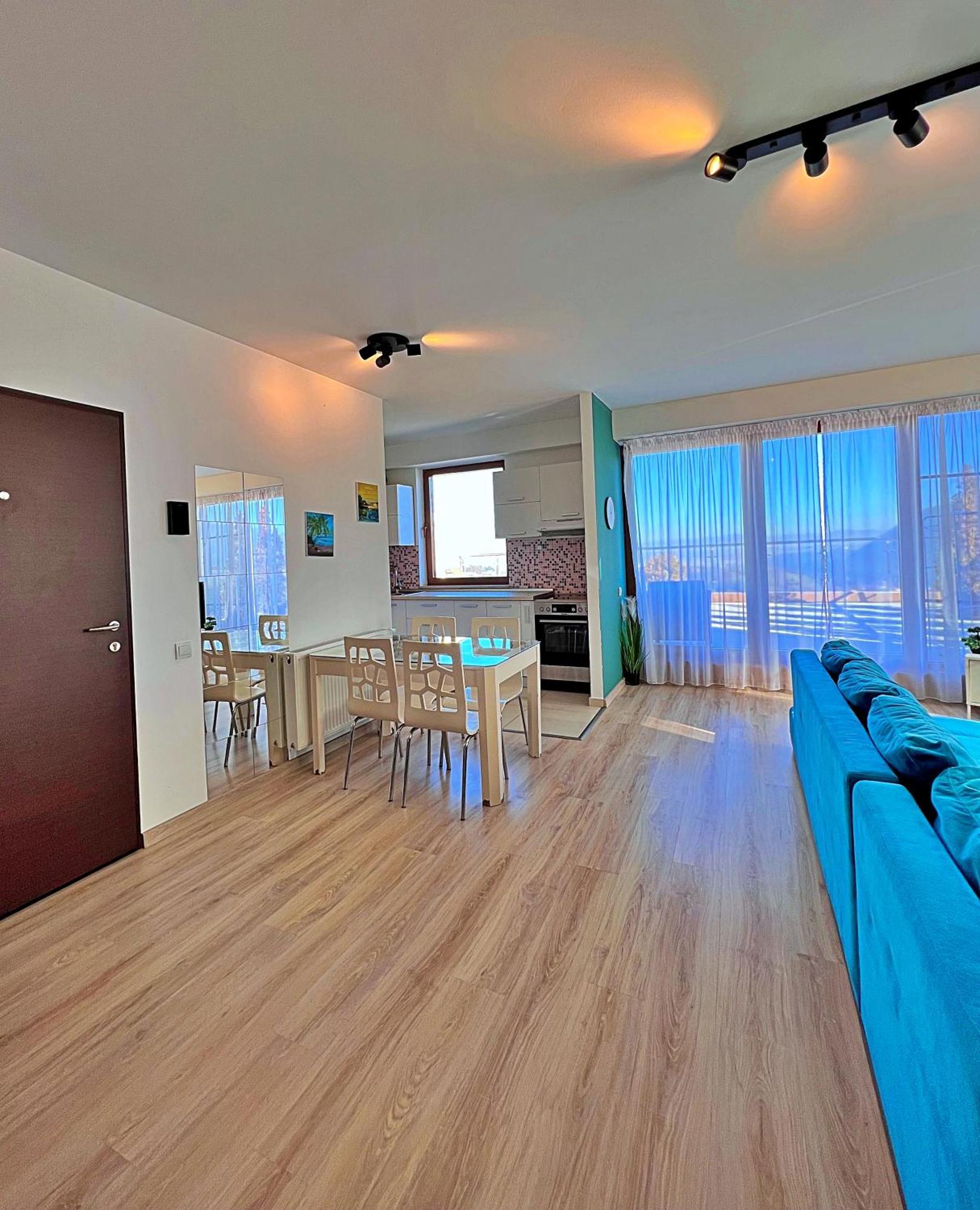 Coroni Seasons Apart With Panoramic View Brasov Exterior photo