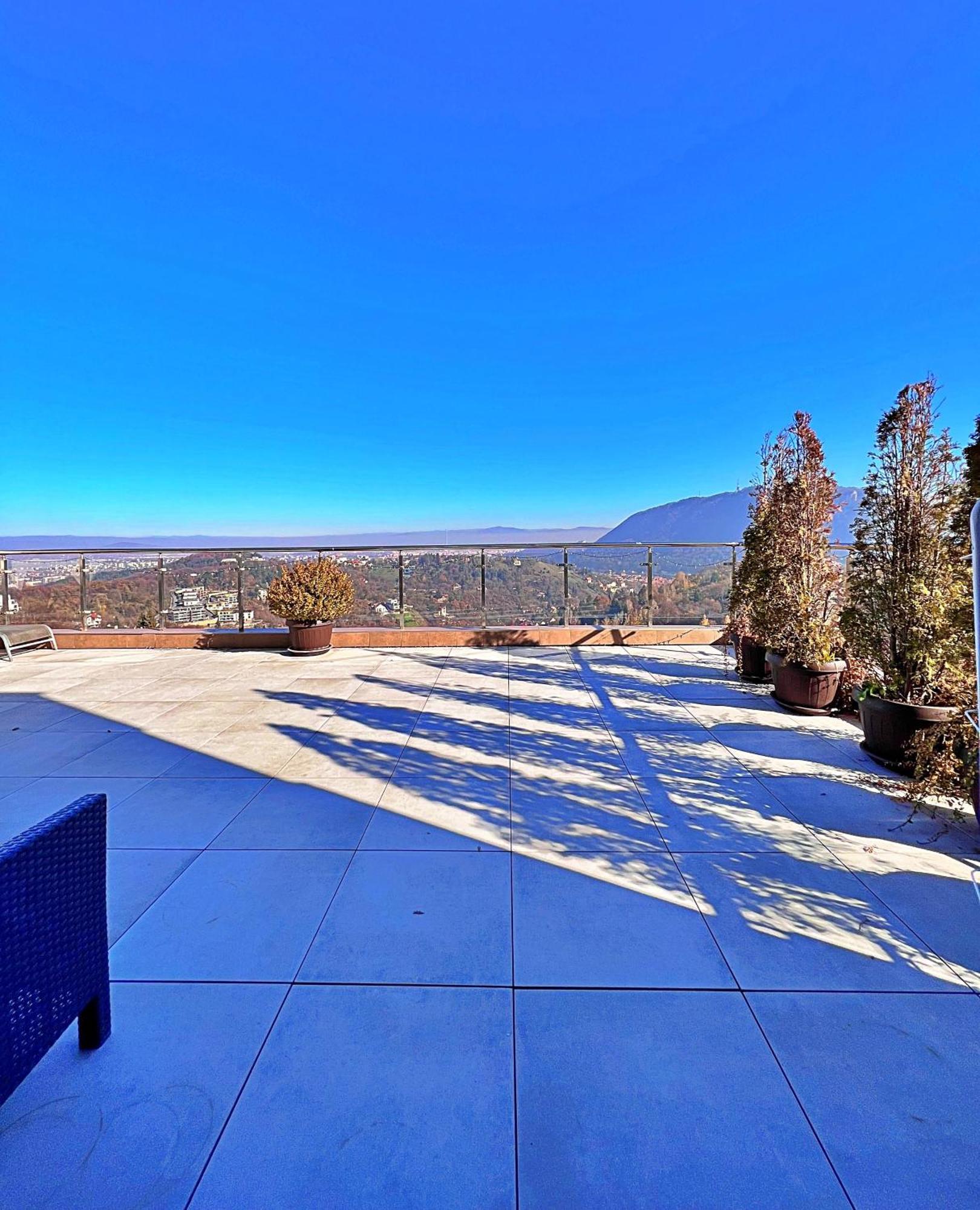Coroni Seasons Apart With Panoramic View Brasov Exterior photo