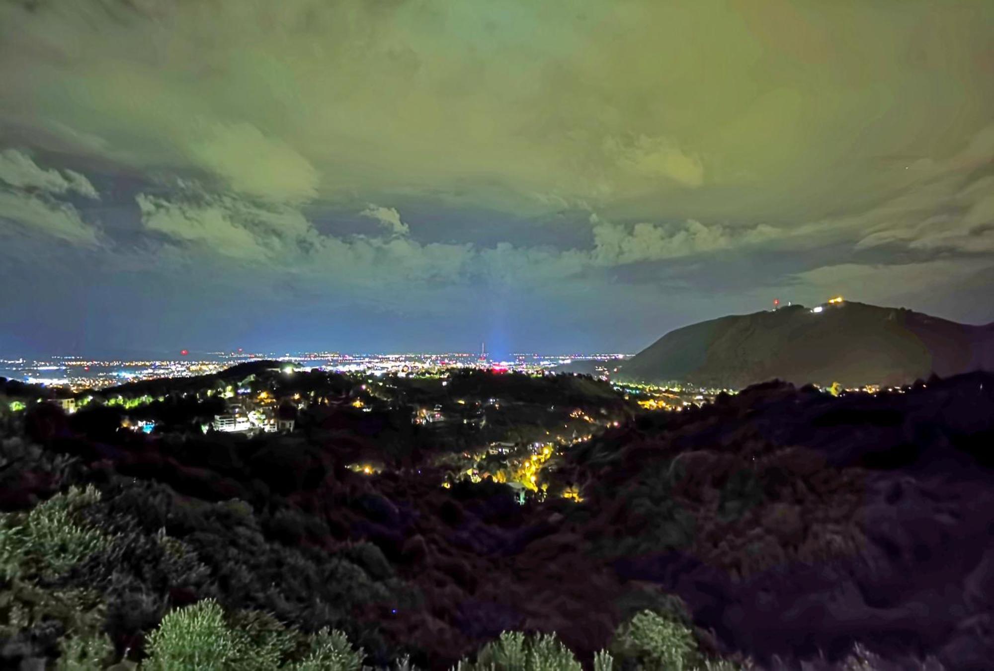 Coroni Seasons Apart With Panoramic View Brasov Exterior photo