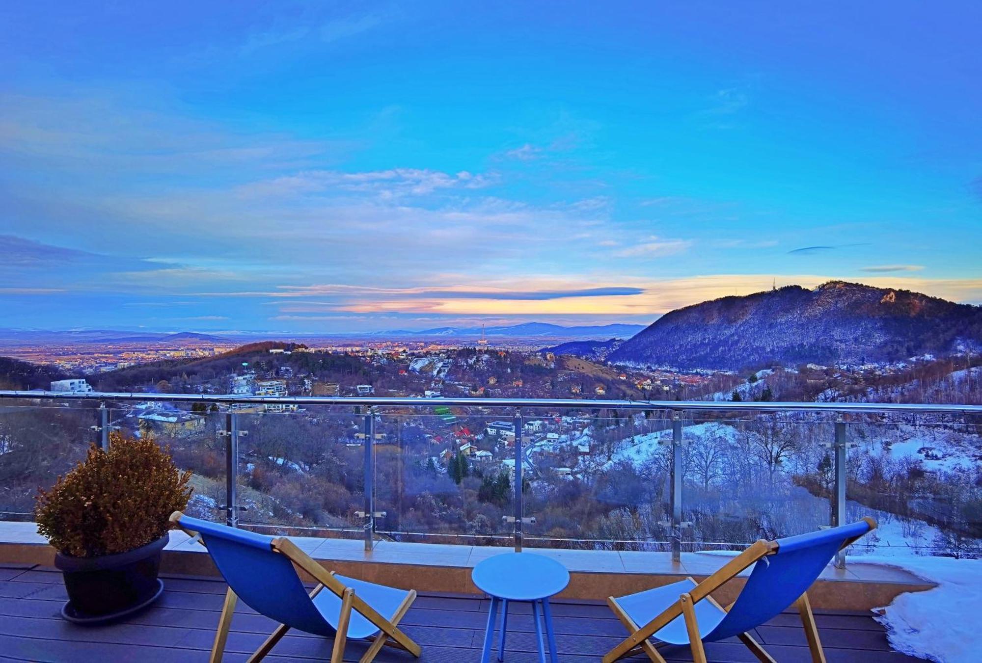 Coroni Seasons Apart With Panoramic View Brasov Exterior photo