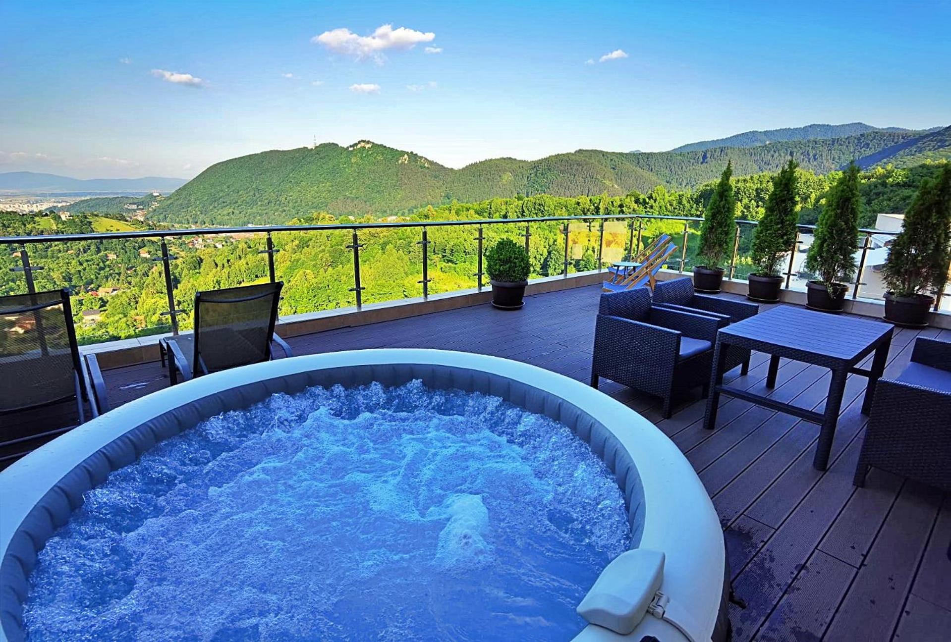 Coroni Seasons Apart With Panoramic View Brasov Exterior photo